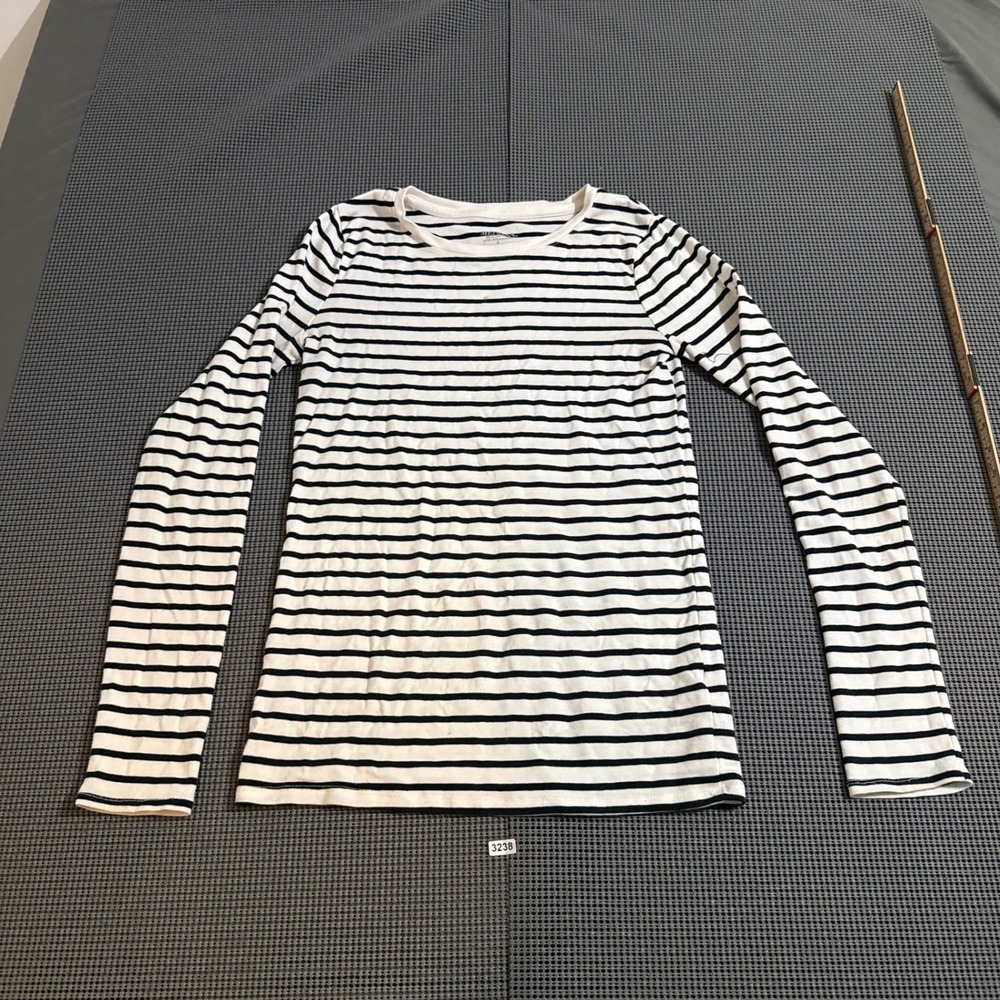Merona Womens Small Long Sleeve Crewneck Striped Shirt White Black